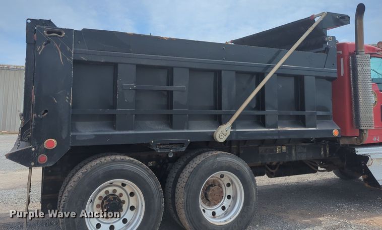 image for item NG9891 2002 Kenworth  W900 dump truck