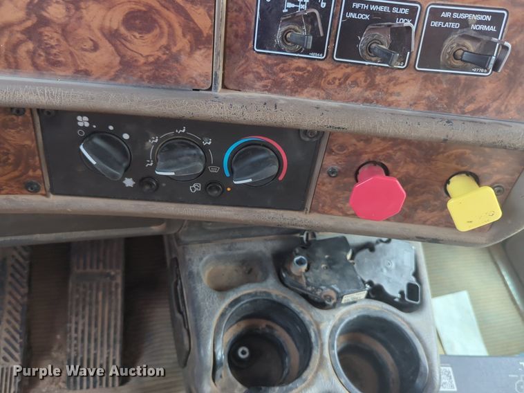 image for item NG9891 2002 Kenworth  W900 dump truck