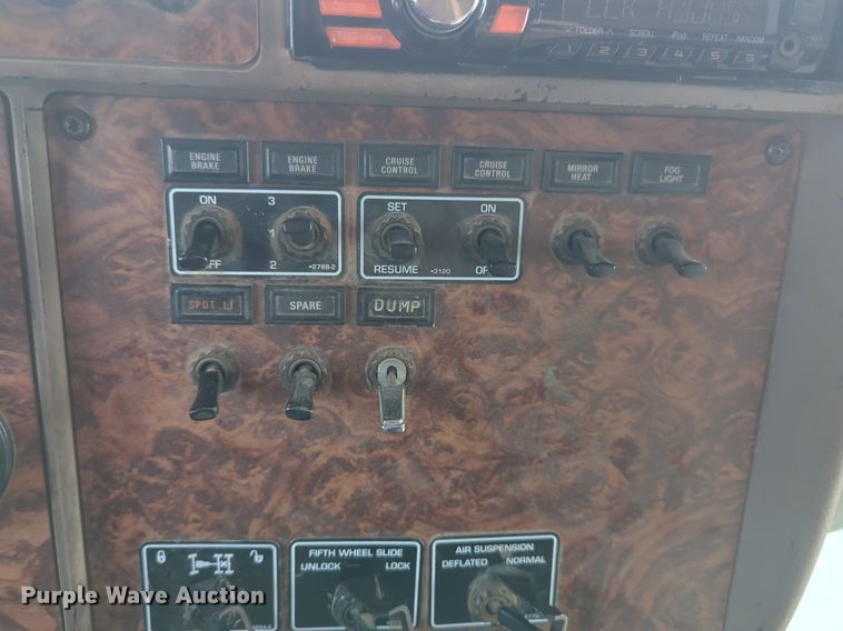 image for item NG9891 2002 Kenworth  W900 dump truck