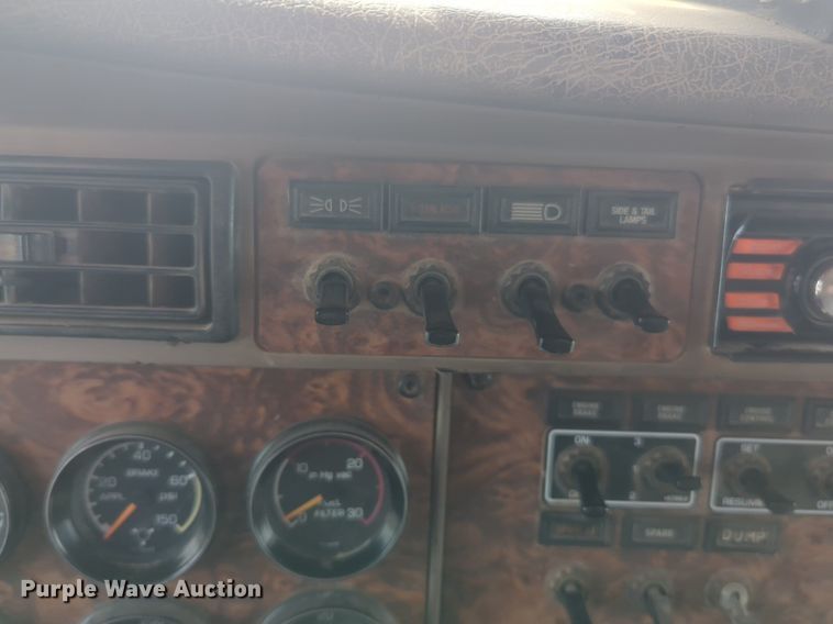 image for item NG9891 2002 Kenworth  W900 dump truck