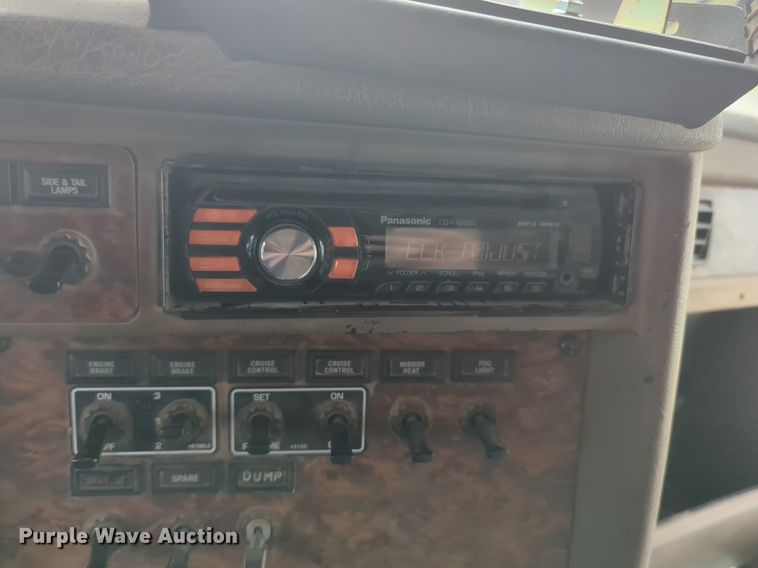 image for item NG9891 2002 Kenworth  W900 dump truck