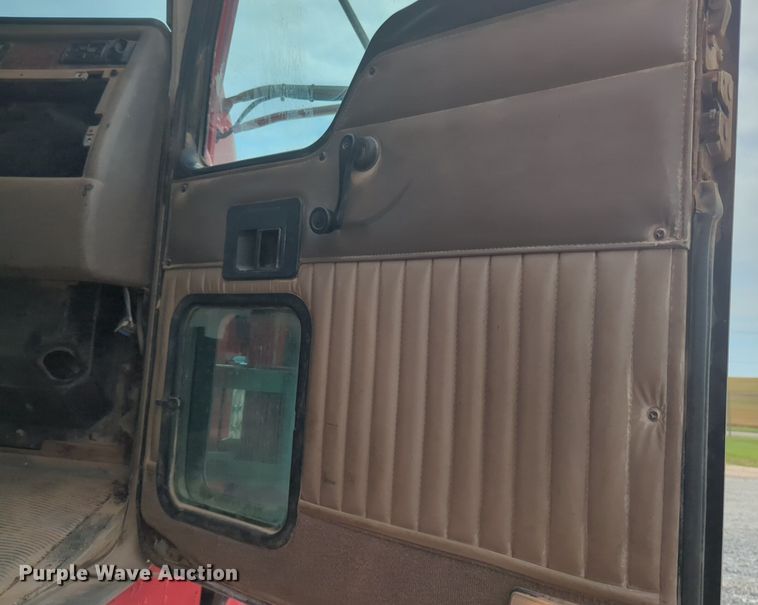 image for item NG9891 2002 Kenworth  W900 dump truck