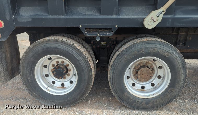 image for item NG9891 2002 Kenworth  W900 dump truck