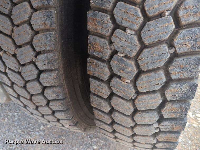 image for item NG9891 2002 Kenworth  W900 dump truck