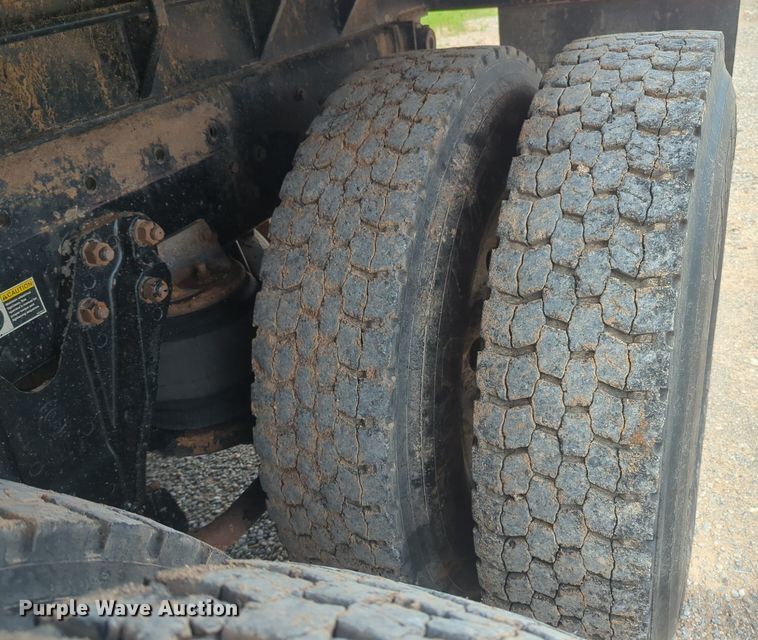 image for item NG9891 2002 Kenworth  W900 dump truck