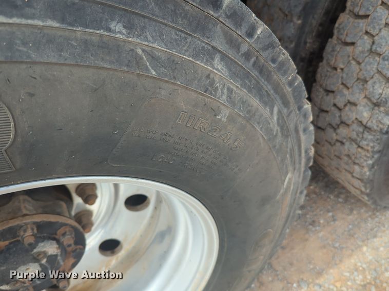 image for item NG9891 2002 Kenworth  W900 dump truck