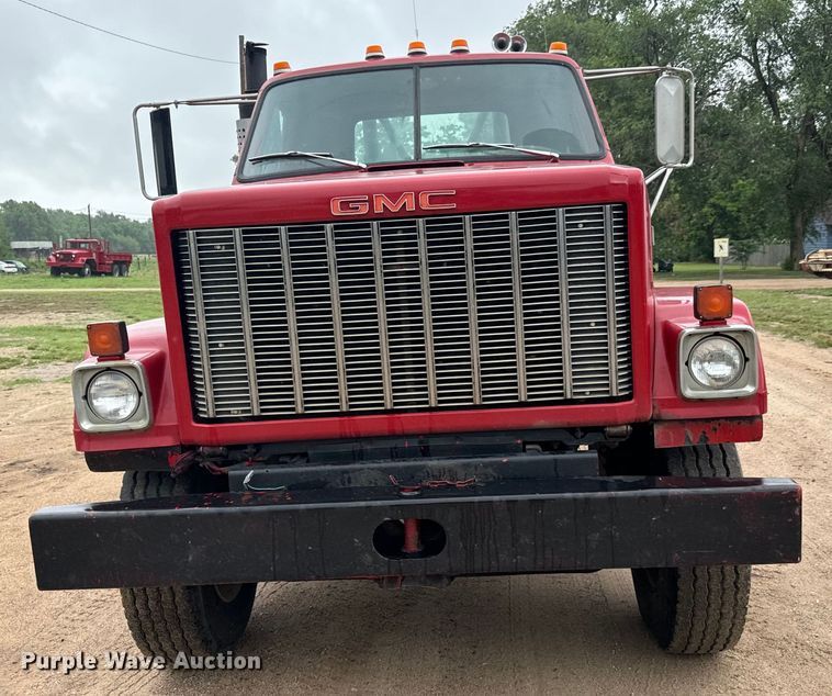 image for item NL9917 1982 GMC Brigadier  truck cab and chassis