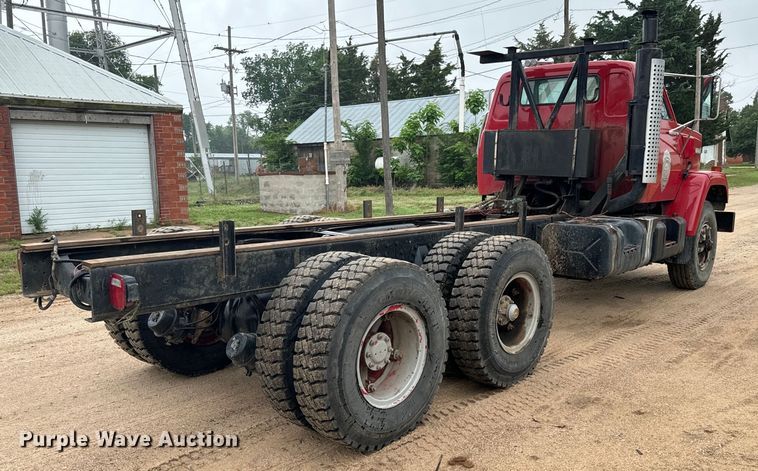 image for item NL9917 1982 GMC Brigadier  truck cab and chassis