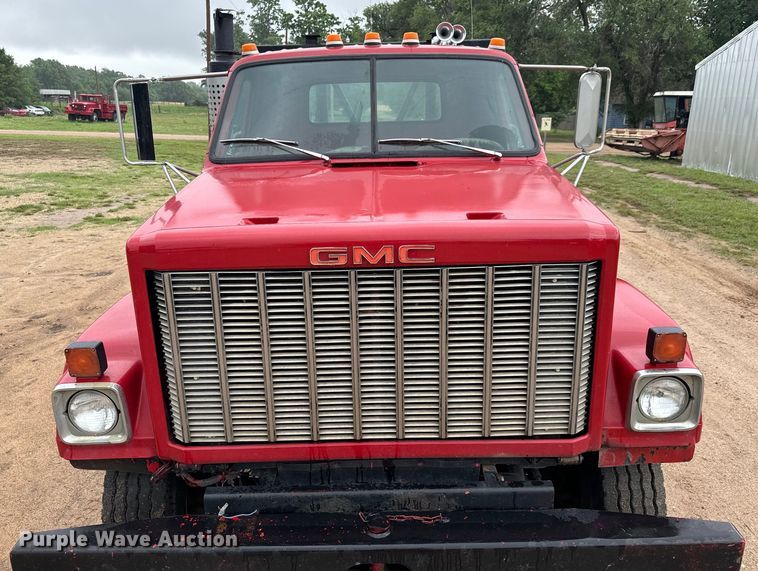 image for item NL9917 1982 GMC Brigadier  truck cab and chassis