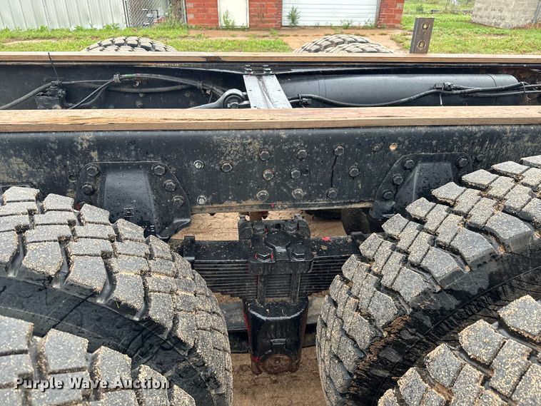 image for item NL9917 1982 GMC Brigadier  truck cab and chassis