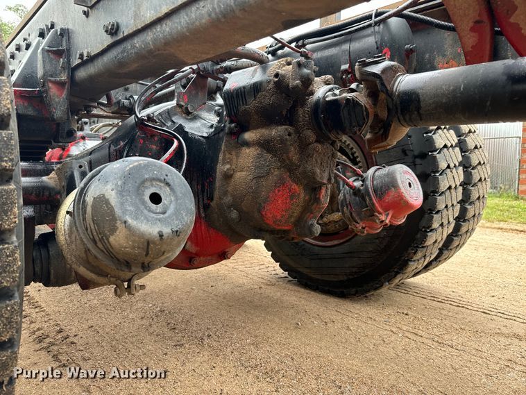 image for item NL9917 1982 GMC Brigadier  truck cab and chassis