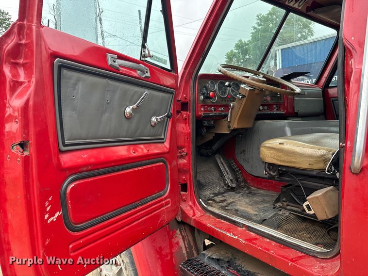 image for item NL9917 1982 GMC Brigadier  truck cab and chassis