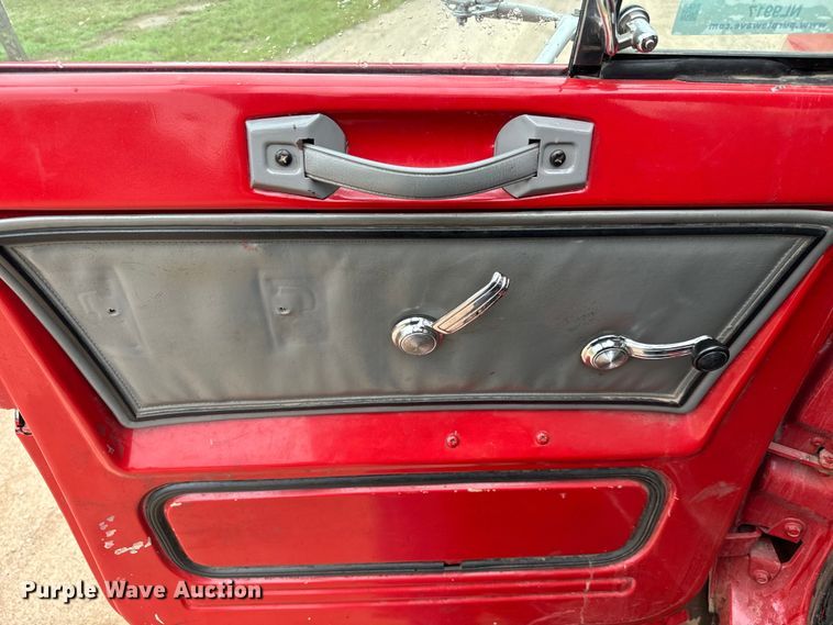 image for item NL9917 1982 GMC Brigadier  truck cab and chassis