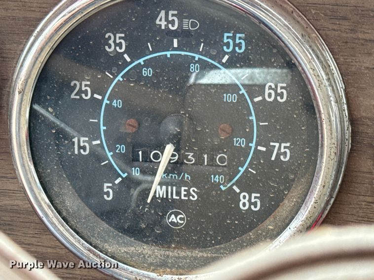 image for item NL9917 1982 GMC Brigadier  truck cab and chassis