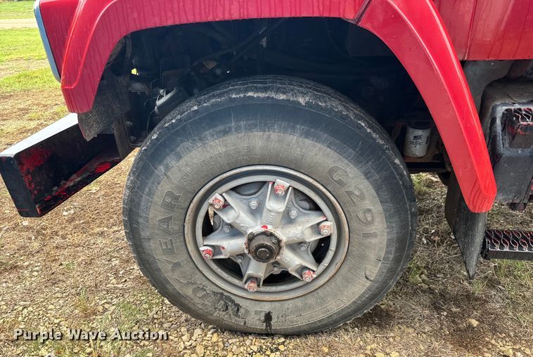 image for item NL9917 1982 GMC Brigadier  truck cab and chassis