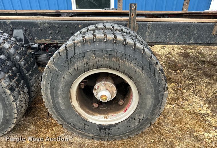 image for item NL9917 1982 GMC Brigadier  truck cab and chassis