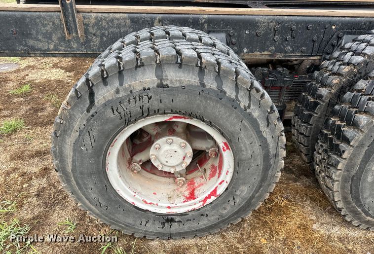 image for item NL9917 1982 GMC Brigadier  truck cab and chassis