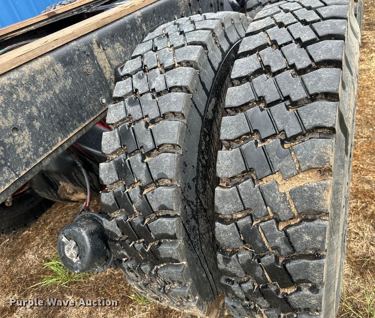 image for item NL9917 1982 GMC Brigadier  truck cab and chassis