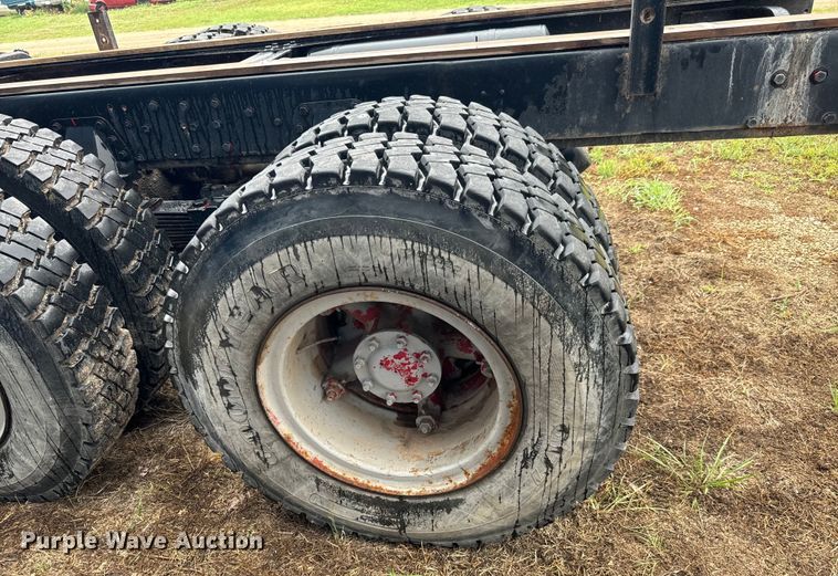 image for item NL9917 1982 GMC Brigadier  truck cab and chassis