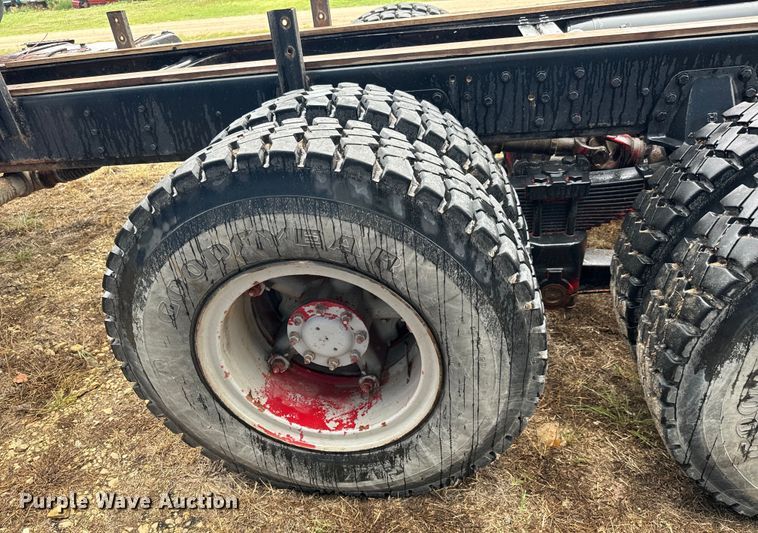 image for item NL9917 1982 GMC Brigadier  truck cab and chassis