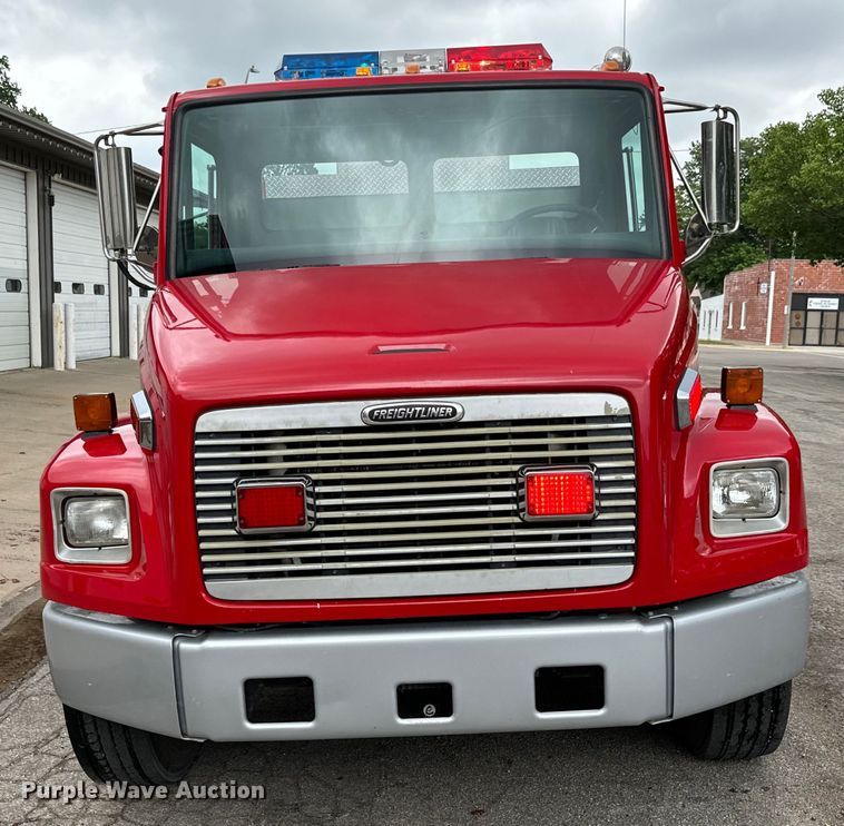 image for item NL9920 1999 Freightliner  FL70 pumper fire truck