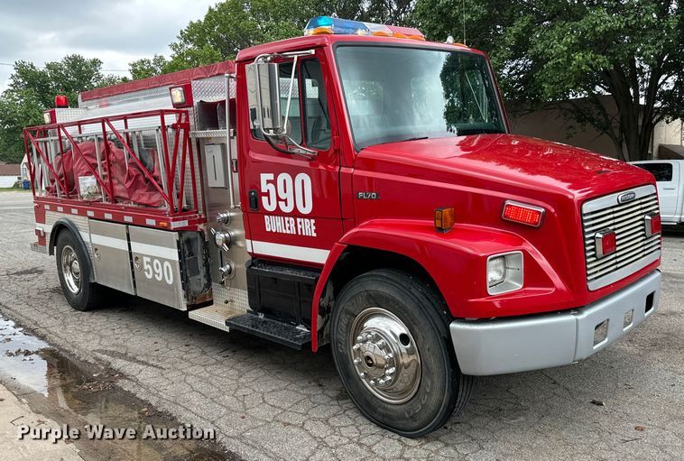 image for item NL9920 1999 Freightliner  FL70 pumper fire truck
