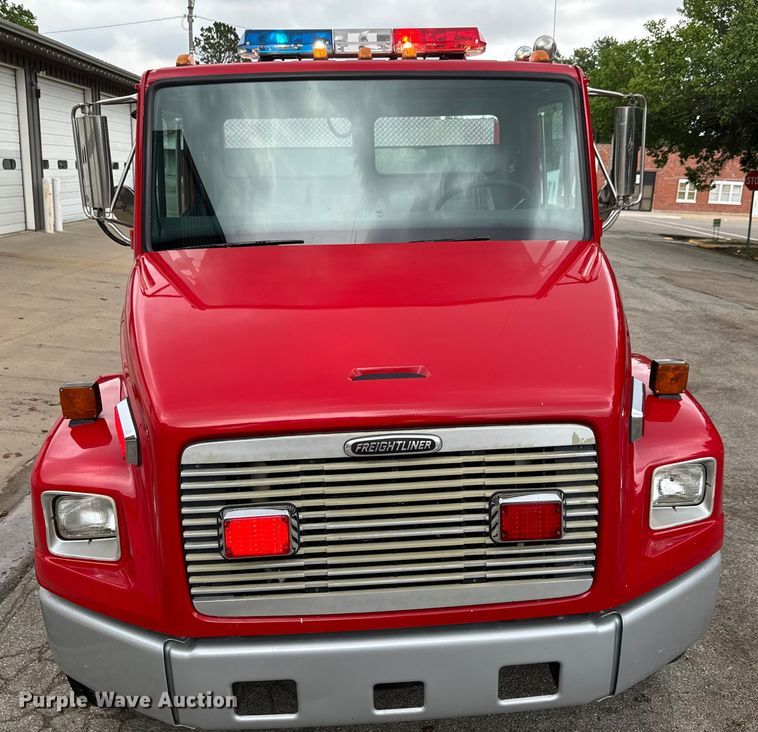 image for item NL9920 1999 Freightliner  FL70 pumper fire truck