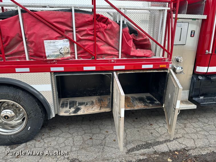 image for item NL9920 1999 Freightliner  FL70 pumper fire truck