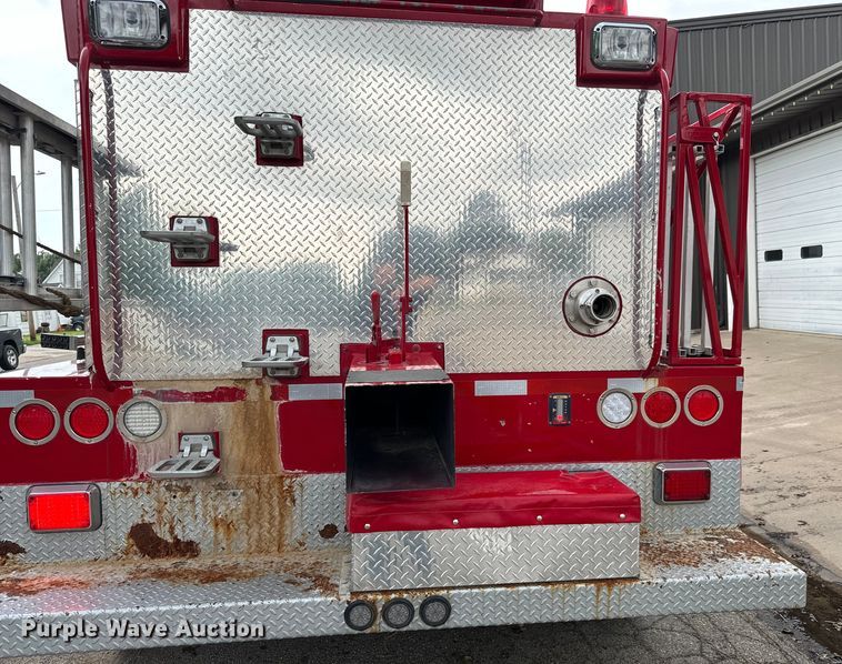 image for item NL9920 1999 Freightliner  FL70 pumper fire truck