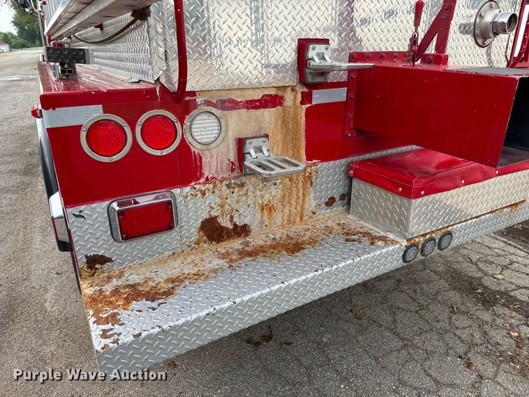 image for item NL9920 1999 Freightliner  FL70 pumper fire truck