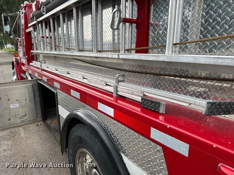 image for item NL9920 1999 Freightliner  FL70 pumper fire truck