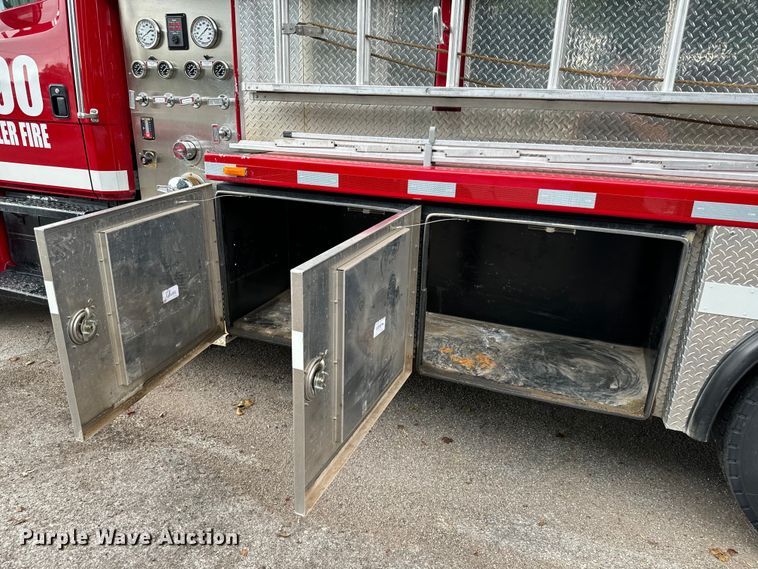 image for item NL9920 1999 Freightliner  FL70 pumper fire truck