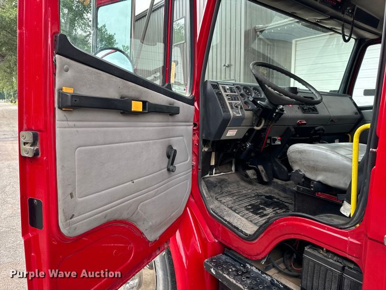 image for item NL9920 1999 Freightliner  FL70 pumper fire truck