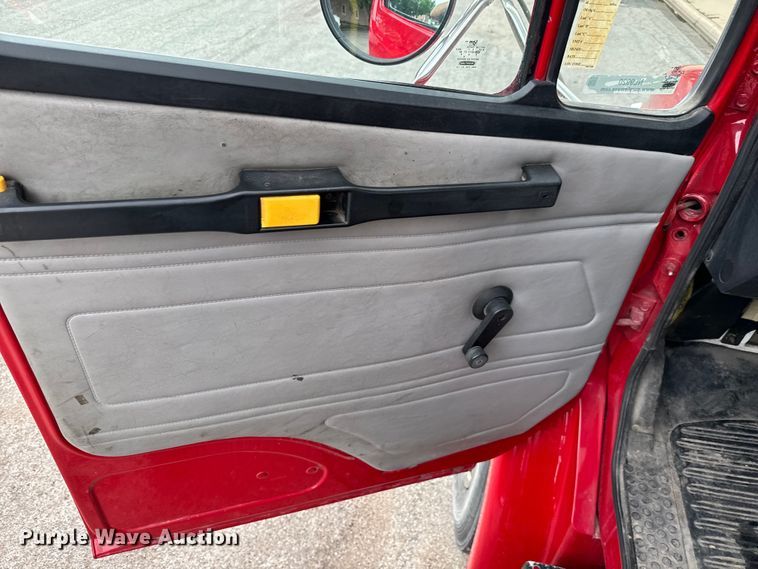 image for item NL9920 1999 Freightliner  FL70 pumper fire truck