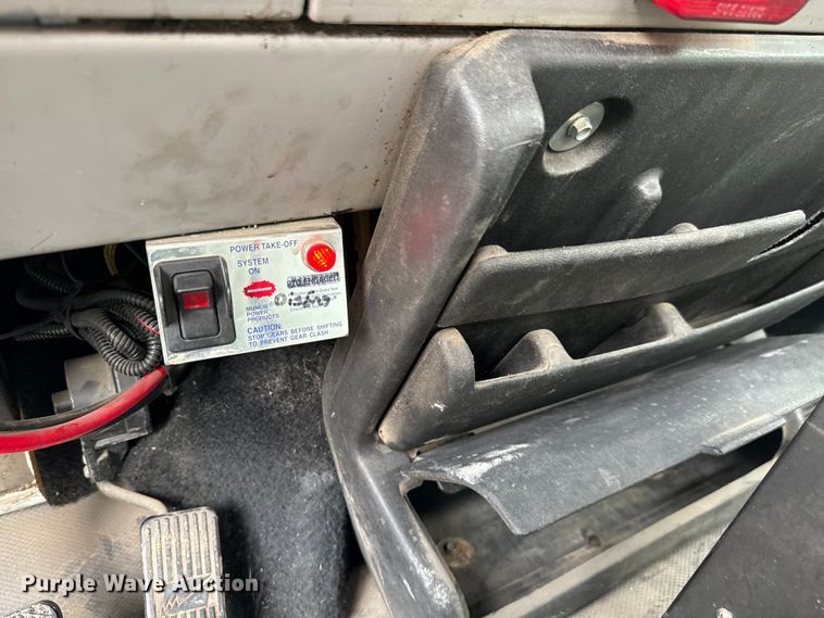 image for item NL9920 1999 Freightliner  FL70 pumper fire truck