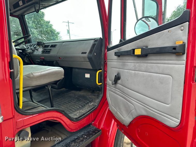 image for item NL9920 1999 Freightliner  FL70 pumper fire truck