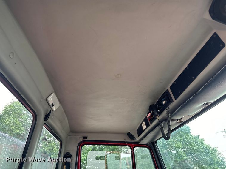 image for item NL9920 1999 Freightliner  FL70 pumper fire truck