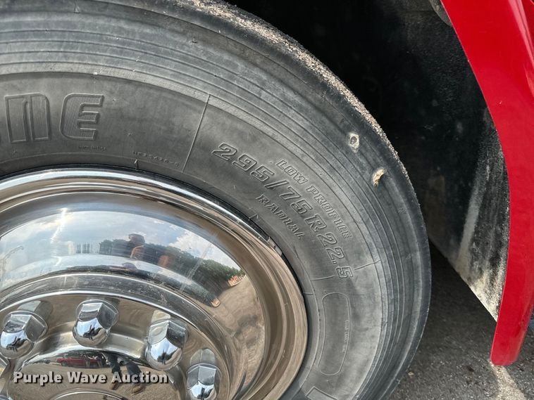 image for item NL9920 1999 Freightliner  FL70 pumper fire truck