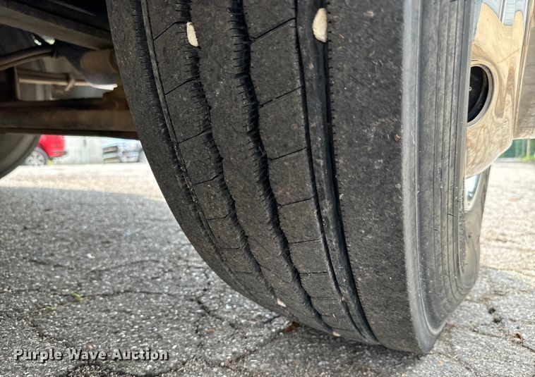 image for item NL9920 1999 Freightliner  FL70 pumper fire truck