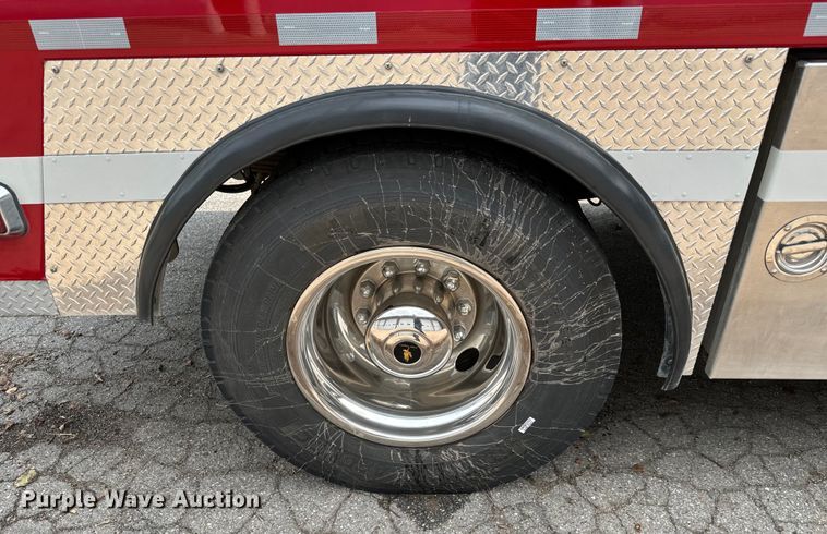 image for item NL9920 1999 Freightliner  FL70 pumper fire truck