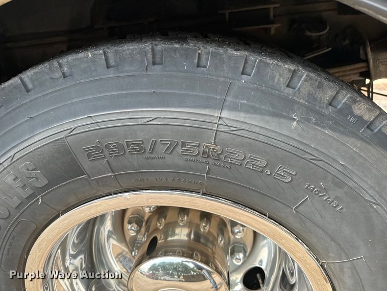 image for item NL9920 1999 Freightliner  FL70 pumper fire truck