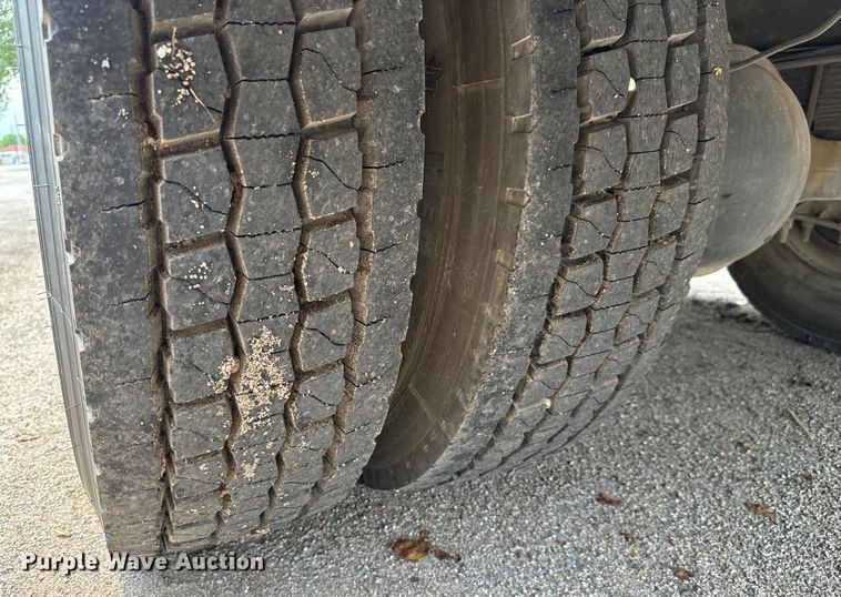 image for item NL9920 1999 Freightliner  FL70 pumper fire truck