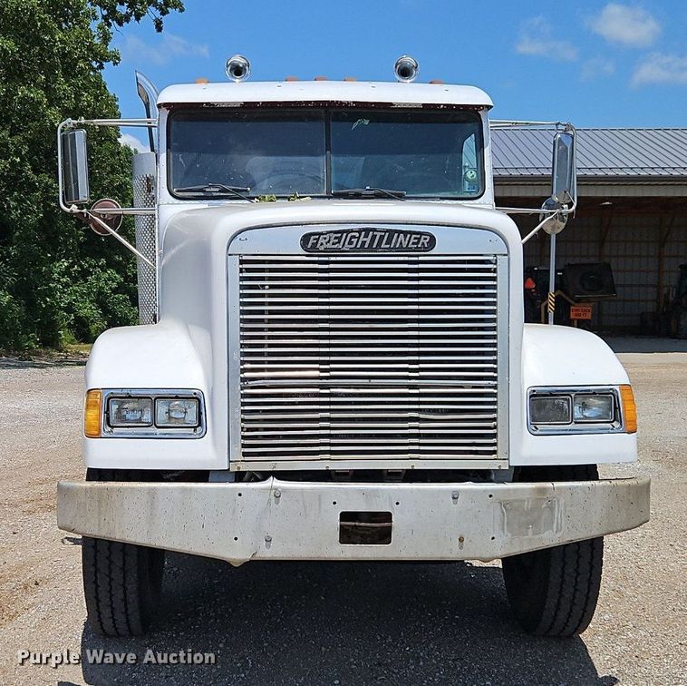 image for item NS9528 1990 Freightliner FLD dump truck