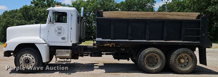 image for item NS9528 1990 Freightliner FLD dump truck