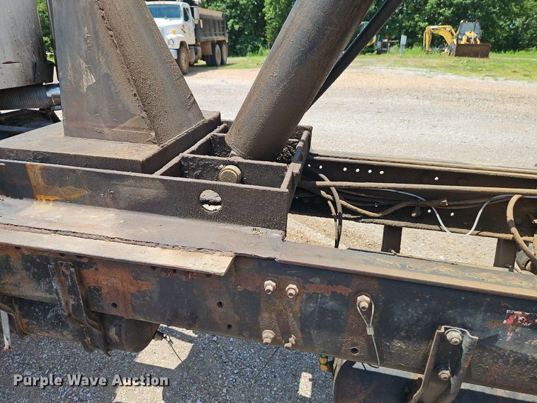 image for item NS9528 1990 Freightliner FLD dump truck