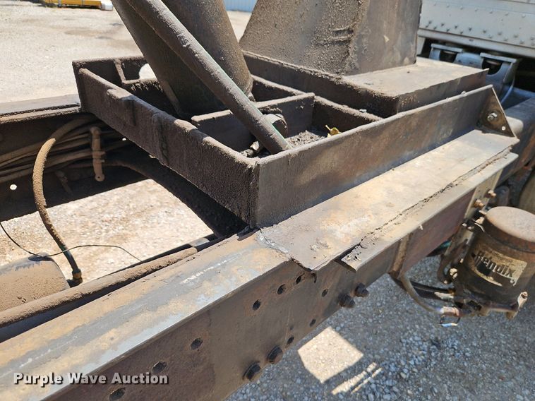 image for item NS9528 1990 Freightliner FLD dump truck