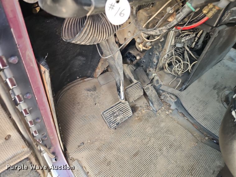 image for item NS9528 1990 Freightliner FLD dump truck