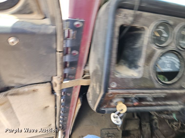 image for item NS9528 1990 Freightliner FLD dump truck