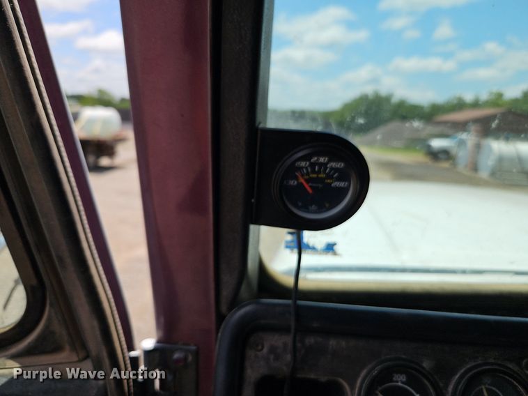 image for item NS9528 1990 Freightliner FLD dump truck