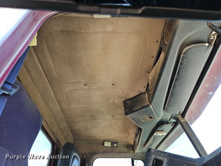 image for item NS9528 1990 Freightliner FLD dump truck